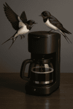 コーヒーメーカーと2羽のツバメのイメージ
